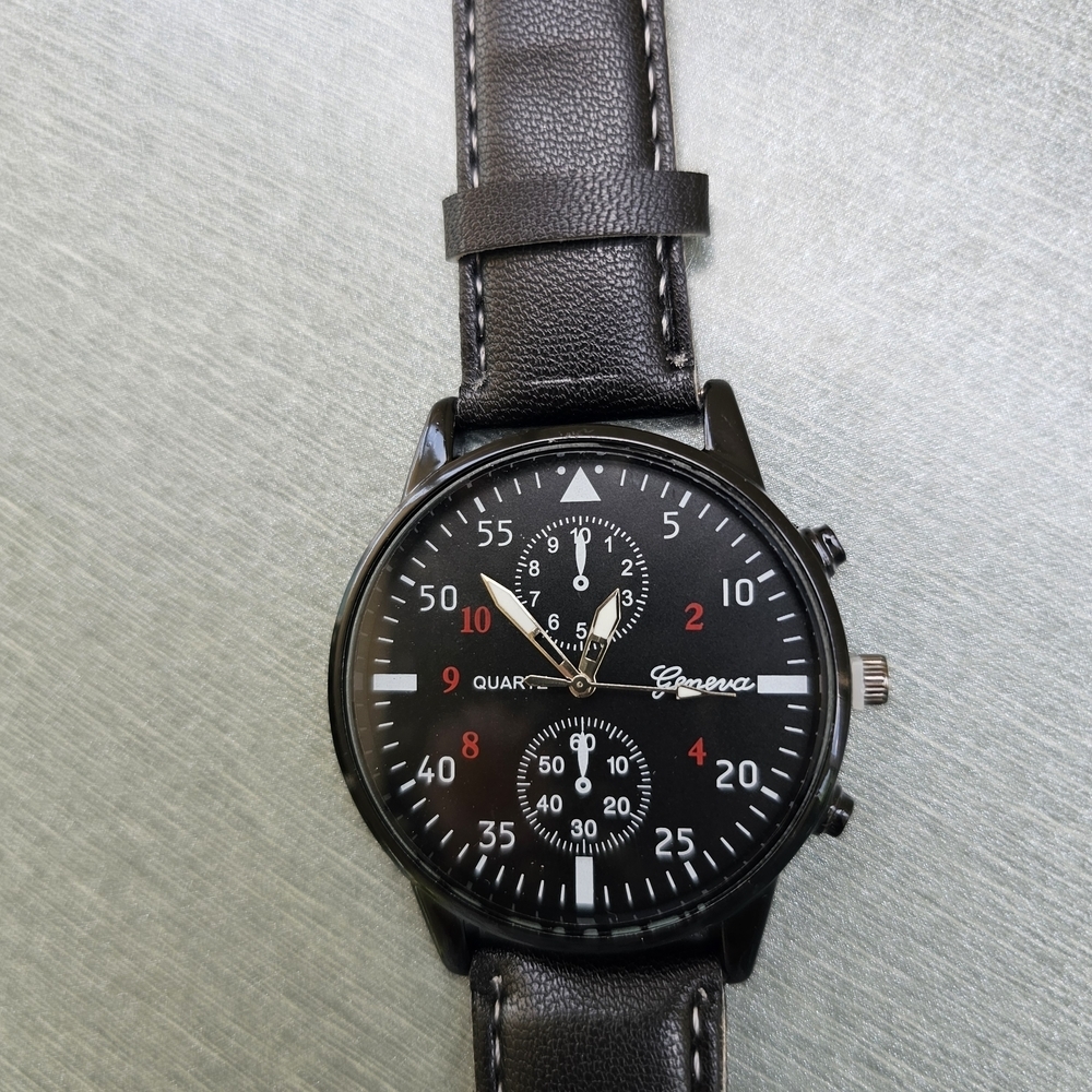 Man's Elegant Black Watch, Sunglasses, and Wallet Set - Picture 4 of 12